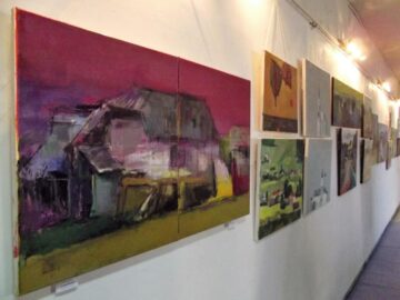 Vernisajul expoziției cu lucrările realizate în „Tabăra de pictură” de la Cacica