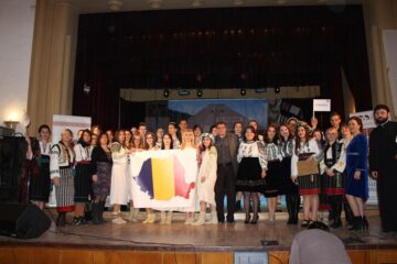 Elevii și profesorii Colegiului ,,Andronic Motrescu”Rădăuți