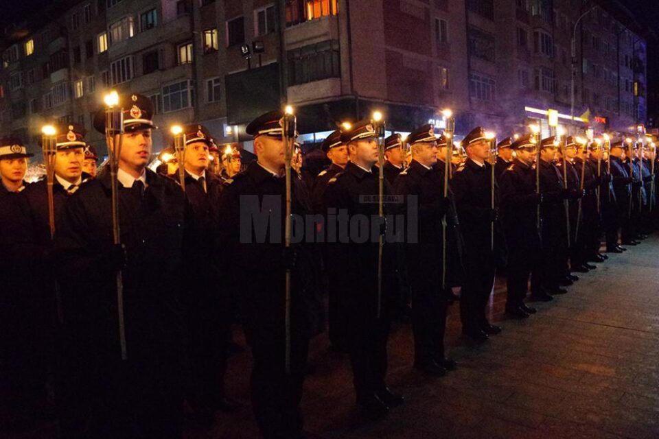 Parada cu făclii a reprezentanților IGSU Suceava