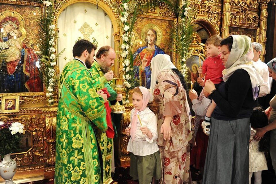 Împărtășanie. Foto: Ziarul Lumina