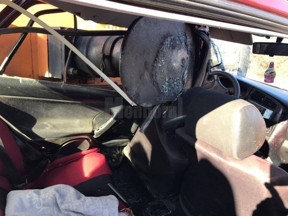 Mașina lovită de tren