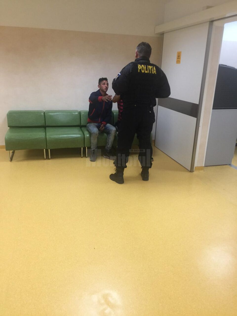 Scandal la Urgențele Spitalului Județean, între două grupuri de romi