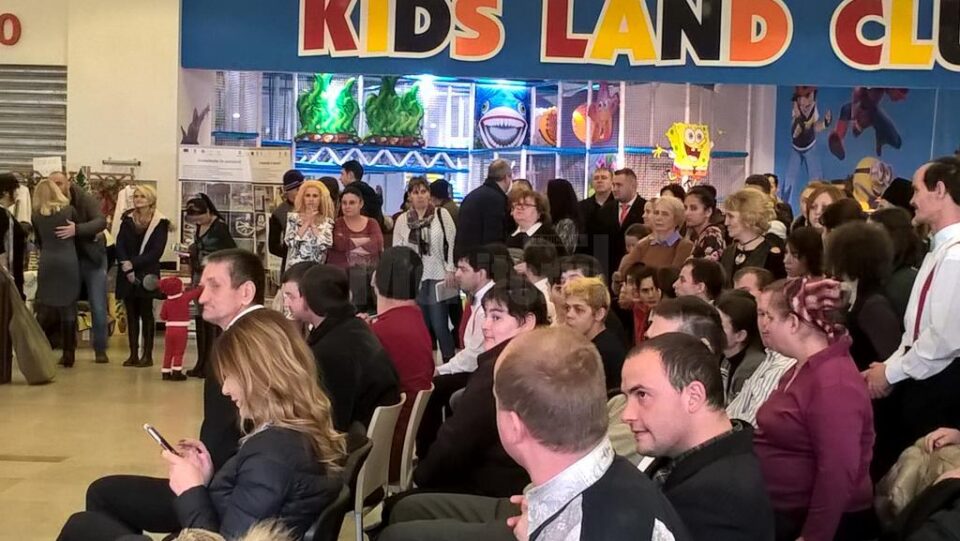 ,,Deschide ochii! Deschide inima!”, la Iulius Mall