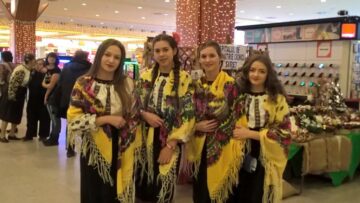 Momente artistice și expoziție cu obiecte realizate de persoane cu dizabilități, la Iulius Mall