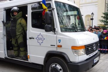 Mii de persoane au participat, la Suceava, la sărbătorirea Zilei Naționale a României