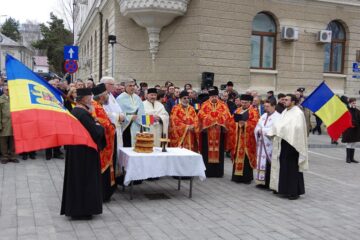Mii de persoane au participat, la Suceava, la sărbătorirea Zilei Naționale a României