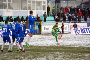Bogdan Rusu a executat perfect o lovitură liberă și a dus scorul la 3 - 1