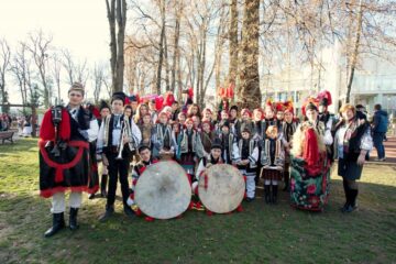 Ansambluri și grupuri folclorice sucevene la festivaluri de datini și obiceiuri