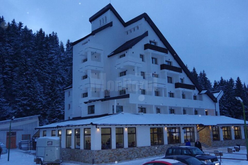 Cabana Rarău s-a redeschis după ce a fost complet modernizată