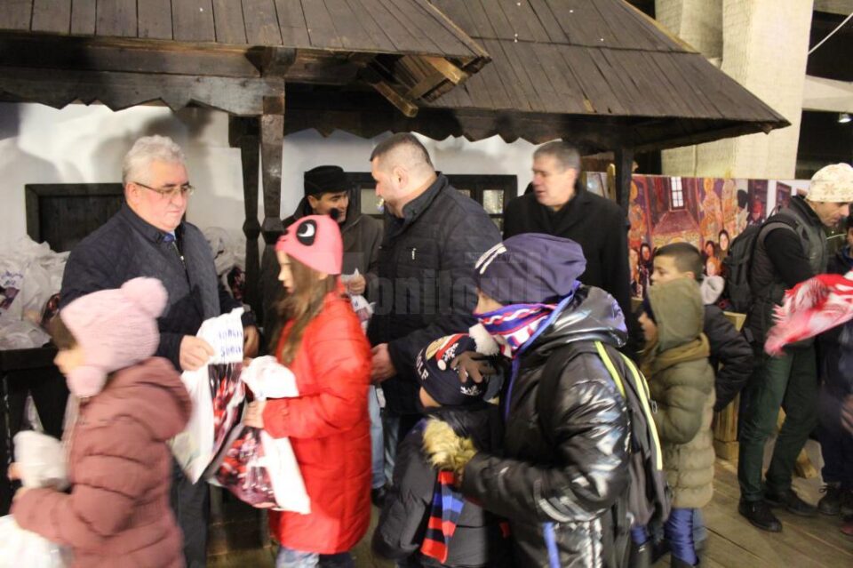 Moș Nicolae a ajuns în centrul Sucevei