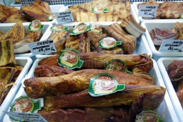 „Îți plouă în gură” cu preparatele de la cea mai nouă carmangerie din Suceava