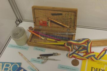 Mașinuțele chinezești, păpușile și bibelorile, principalele atracții în expoziția ”Copilăria părinților noștri”
