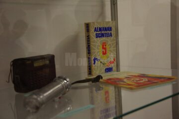 Mașinuțele chinezești, păpușile și bibelorile, principalele atracții în expoziția ”Copilăria părinților noștri”