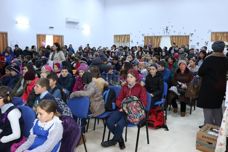 Proiect caritabil „Dăruiește un zâmbet”, inițiat de Școala Gimnazială Zamostea