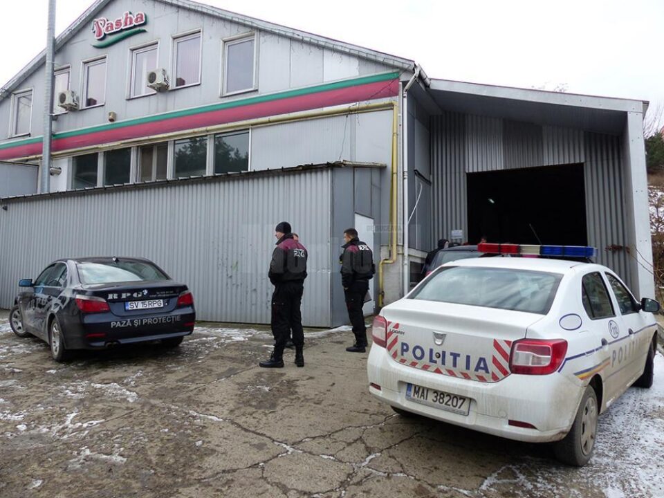 Scandalul dispariției celor 100.000 de lei din sediul firmei Pasha a continuat, joi, cu o încercare nereușită de ridicare a utilajelor din sediu