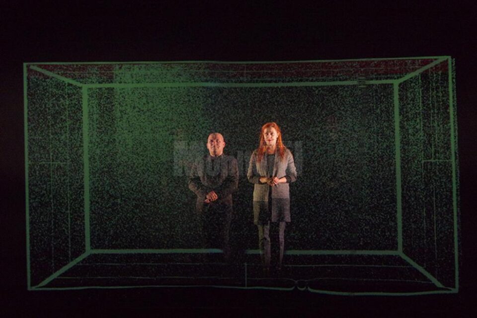 Efecte vizuale inedite îmbinate cu jocul actoricesc, la piesa de debut a Teatrului "Matei Vișniec" Suceava