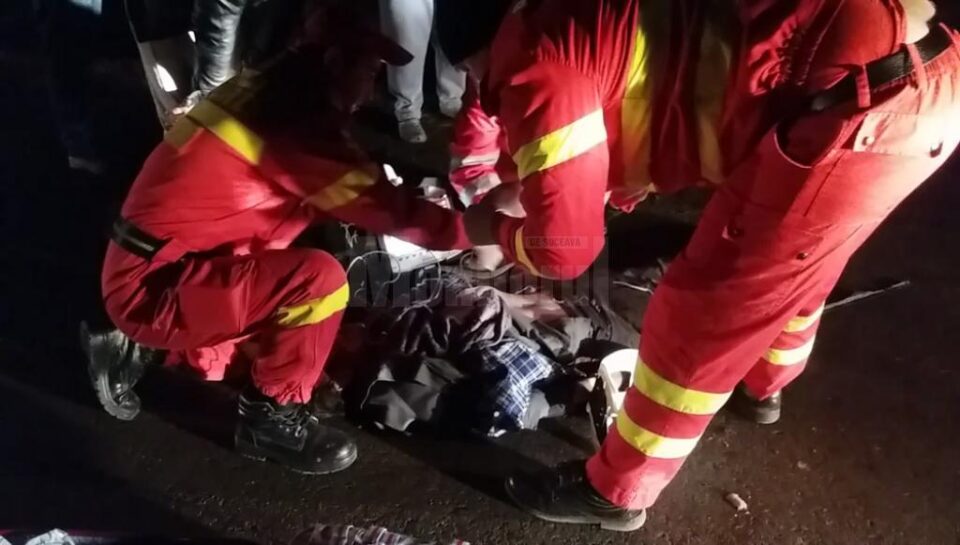 Bărbatul a fost preluat de un echipaj SMURD, murind chiar în ambulanță, în drum spre Spitalul Municipal Fălticeni Bărbatul a fost preluat de un echipaj SMURD, murind chiar în ambulanță, în drum spre Spitalul Municipal Fălticeni