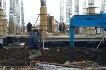 Lucrările de ridicare a blocurilor ANL din Obcini continuă chiar și în decembrie