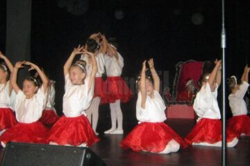 Spectacol de Crăciun, oferit de elevii de la Palatul Copiilor Suceava