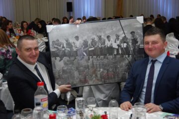 Apreciere, recunoaștere și povești de viață impresionante, la ediția aniversară a Galei „Top 10 Suceveni” - Foto Artistul