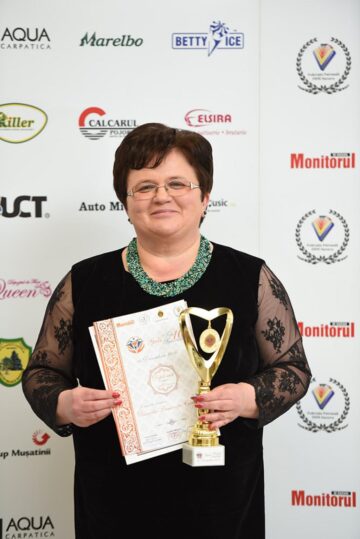 Daniela-Luminița Ceredeev, promotoarea voluntariatului în satele de huțuli - Foto Artistul