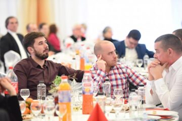 Apreciere, recunoaștere și povești de viață impresionante, la ediția aniversară a Galei „Top 10 Suceveni” - Foto Artistul