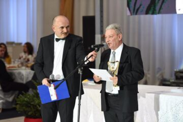 Apreciere, recunoaștere și povești de viață impresionante, la ediția aniversară a Galei „Top 10 Suceveni” - Foto Artistul