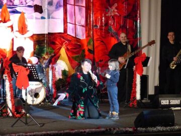 Fuego, aplaudat la scenă deschisă la Suceava, după concertul „Zăpezile de altădată”