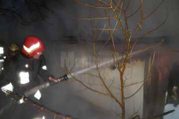 Gospodărie din Salcea, cuprinsă de un puternic incendiu