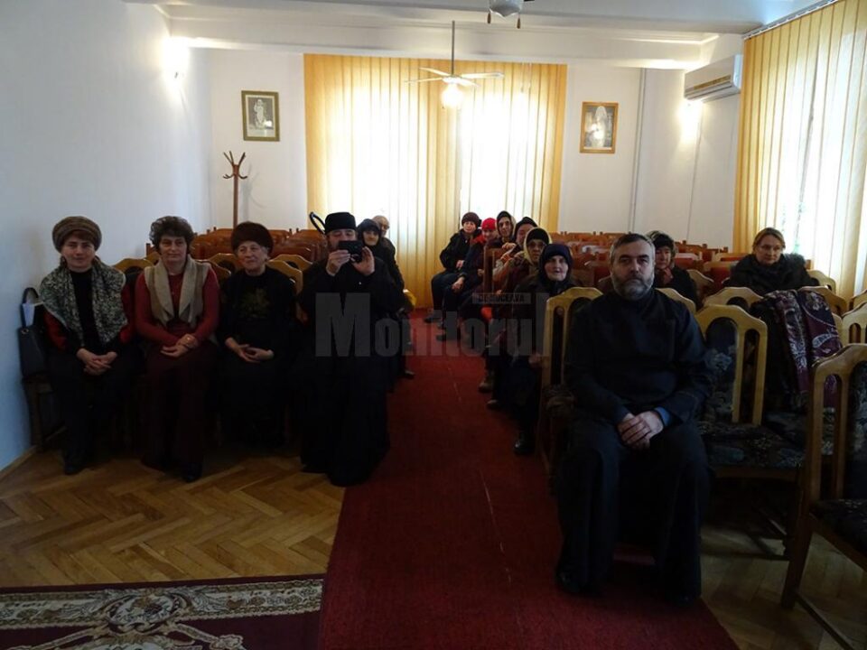 Colinde și daruri de sărbători pentru bătrâni, la Protoieria Fălticeni