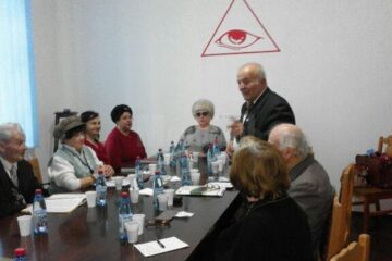 Ședință a Cenaclului literar „Floare de Colț”, la Muzeul „Arta Lemnului” Câmpulung