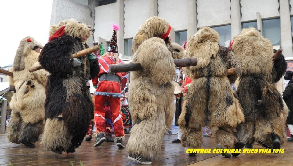 Spectacol itinerant, la Putna, Sucevița, Vatra Moldoviței și Mănăstirea Humorului
