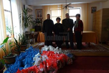 Darurile și colindele au ajuns la bătrâni datorită participării acestor oameni cu suflet mare