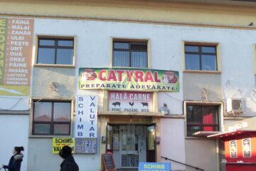 Produsele firmei CATYRAL se vând în sediul fostei hale de carne de la Piața Mare