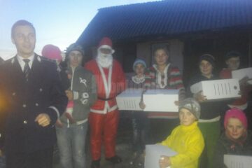 Cadouri pentru copiii de la Stroiești