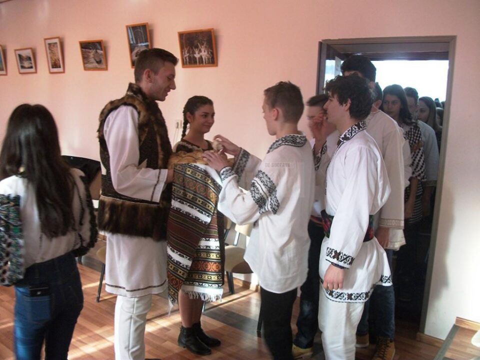 Tradiții românești promovate la Colegiul “Alexandru cel Bun”
