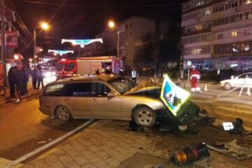 Accident în intersecția de la Nordic, provocat de un bărbat beat și fără permis