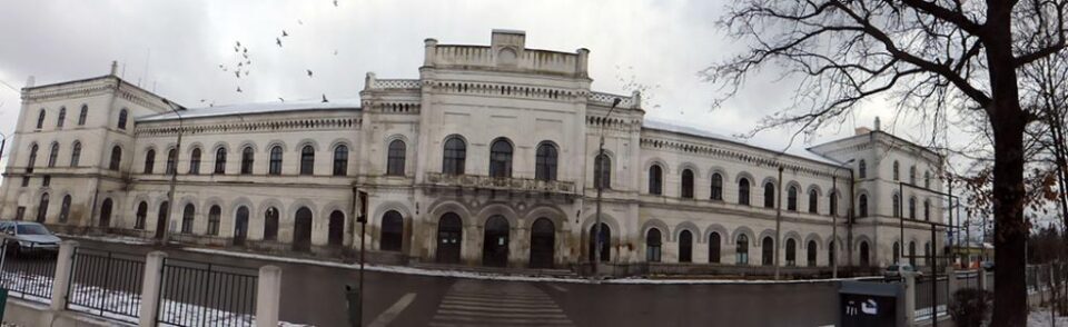 Gara din Ițcani are acoperișul refăcut. Șantierul a fost închis și va fi redeschis în primăvară