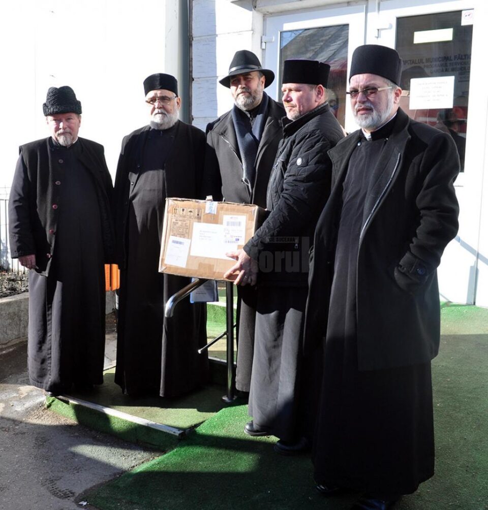 Spitalul Municipal Fălticeni a primit un electrocardiograf performant din partea preoților din Protoieria Fălticeni