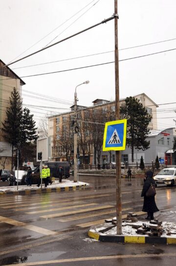 Semaforul din intersecția de la Nordic a fost repus în funcțiune la o zi de la tragicul accident cu două victime