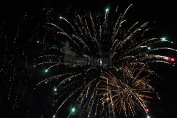 Spectaculos foc de artificii la Revelionul în aer liber