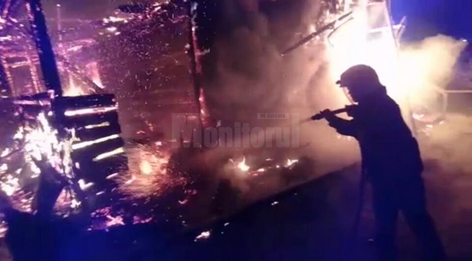 Pompierii au intervenit pentru stingerea a 15 incendii în ultimele trei zile