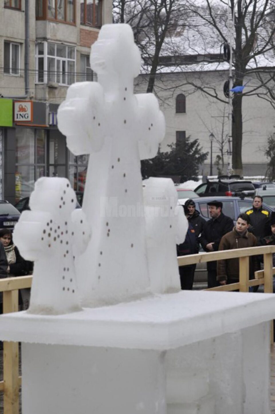 Crucile de gheață de Bobotează Crucile de gheață de Bobotează