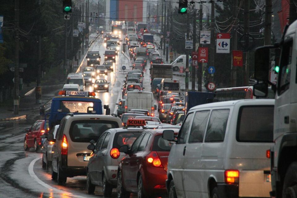 Măsuri pentru fluidizarea traficului rutier pe Calea Unirii, până de Paște
