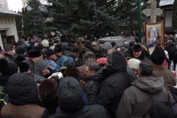 Îmbulzeal pentru o sticlă sau o cană de apă sfințită