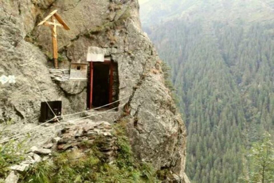 Chilia părintelui Arsenie Boca de la Sâmbăta de Sus Foto: www.antenasatelor.ro