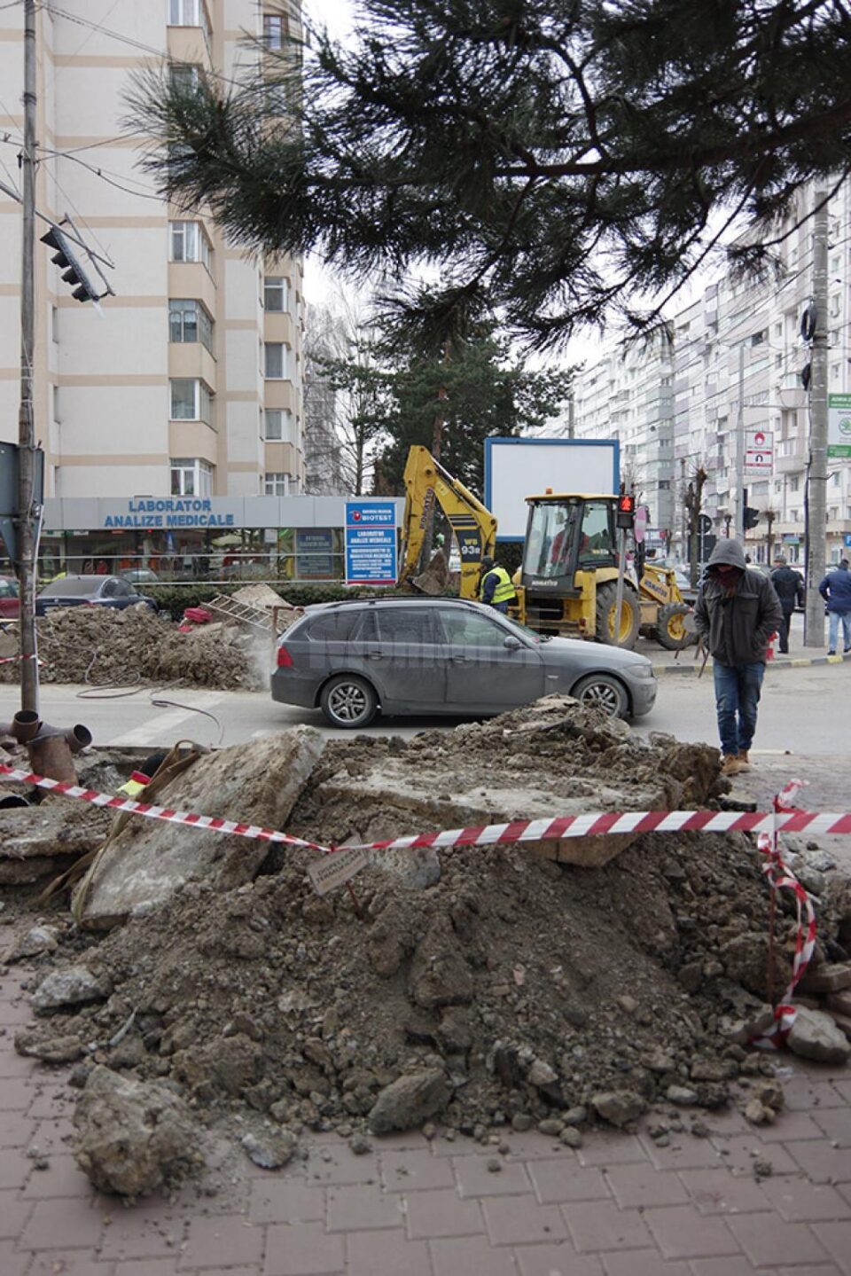 Avariile la rețeaua de termoficare s-au produs de o parte și de alta a străzii Scurte, în fața Biotest