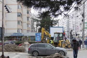 Avariile la rețeaua de termoficare s-au produs de o parte și de alta a străzii Scurte, în fața Biotest