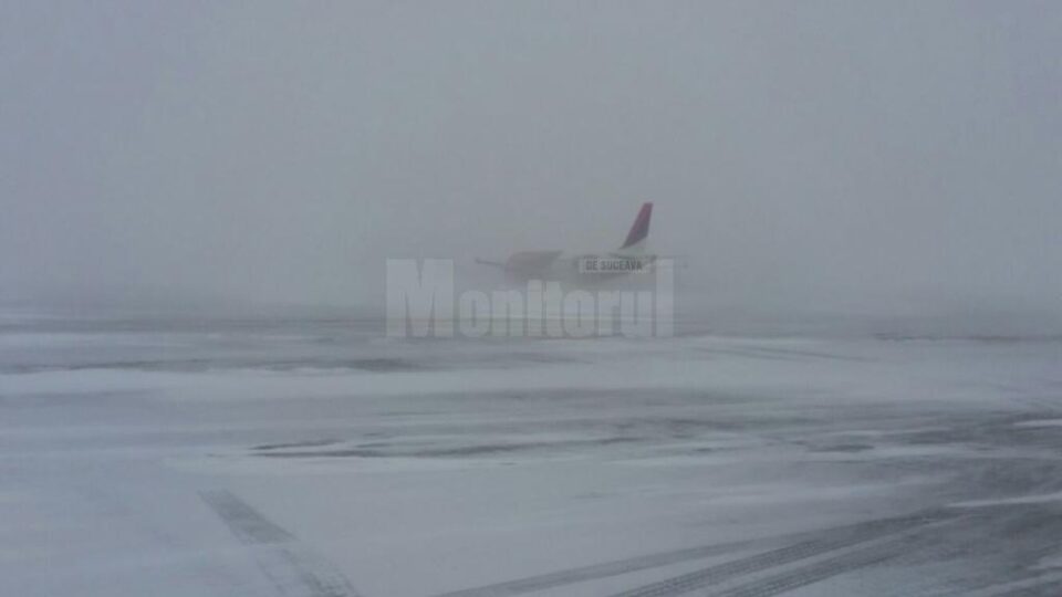 Acțiunea de degivrare a aeronavei pentru cursa Suceava - Milano s-a efectuat în condiții dificile