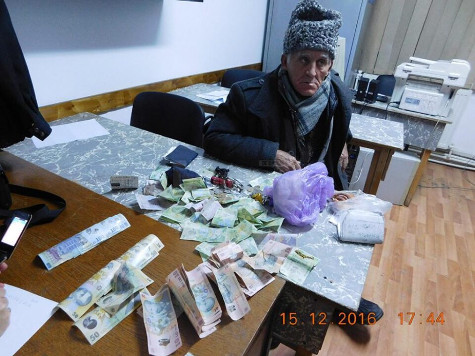 Cerșetorul avea asupra sa aproape 1.500 de lei